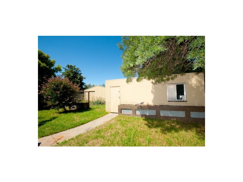 318 Sutherland St, Lavington NSW 2641