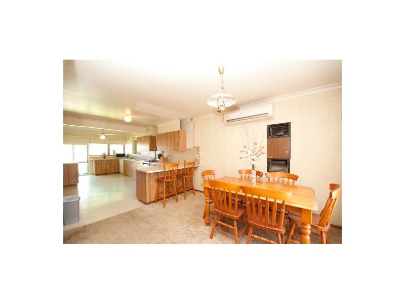 318 Sutherland St, Lavington NSW 2641