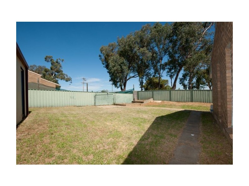 2 Algona Rd, Lavington NSW 2641