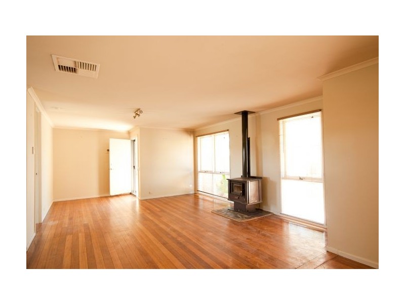 2 Algona Rd, Lavington NSW 2641