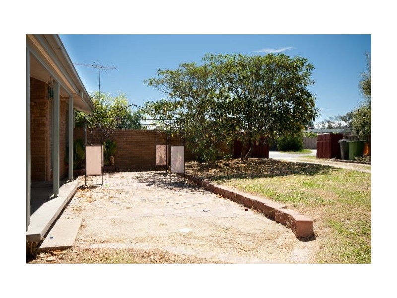 2 Algona Rd, Lavington NSW 2641