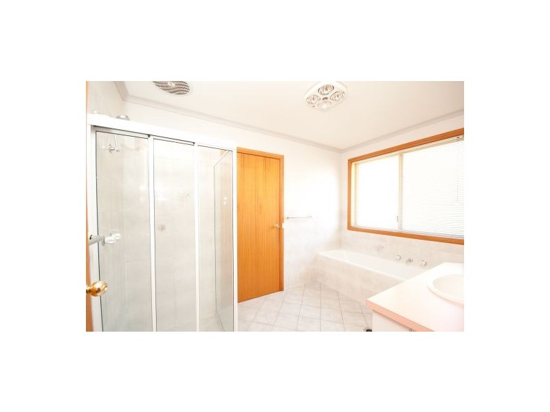 1/1 Saville Ave, Lavington NSW 2641