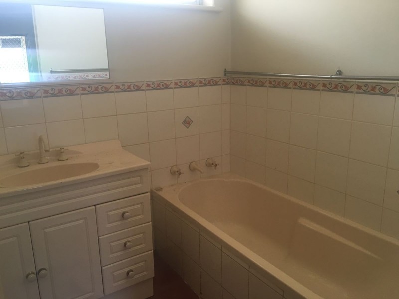 492 Hartley Street, Lavington NSW 2641