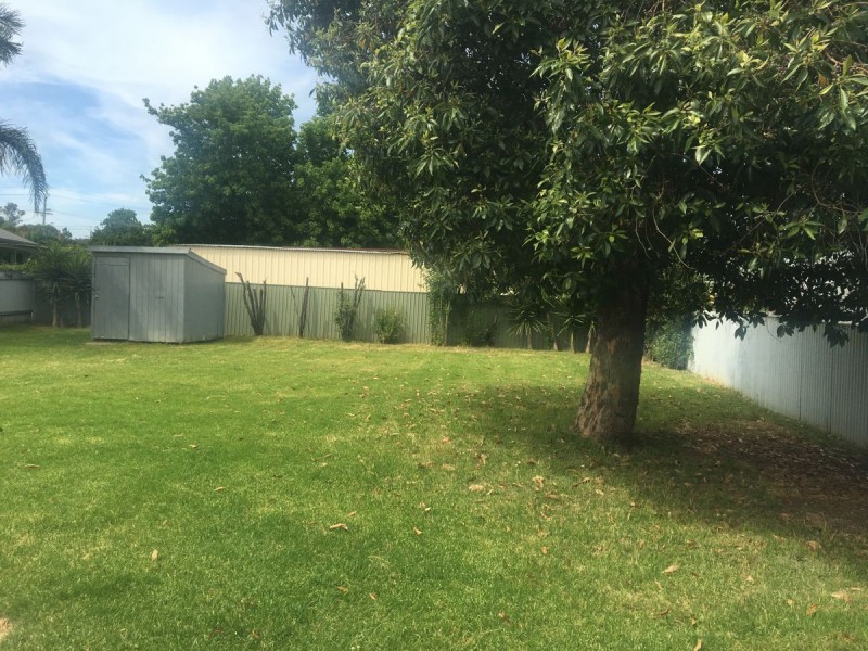 492 Hartley Street, Lavington NSW 2641