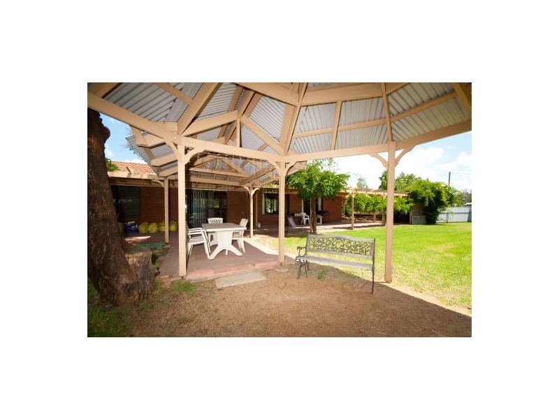 120 Dight Street, Jindera NSW 2642