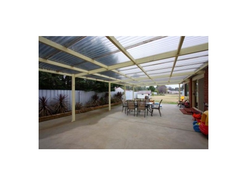 170 Clarke Street, Howlong NSW 2643