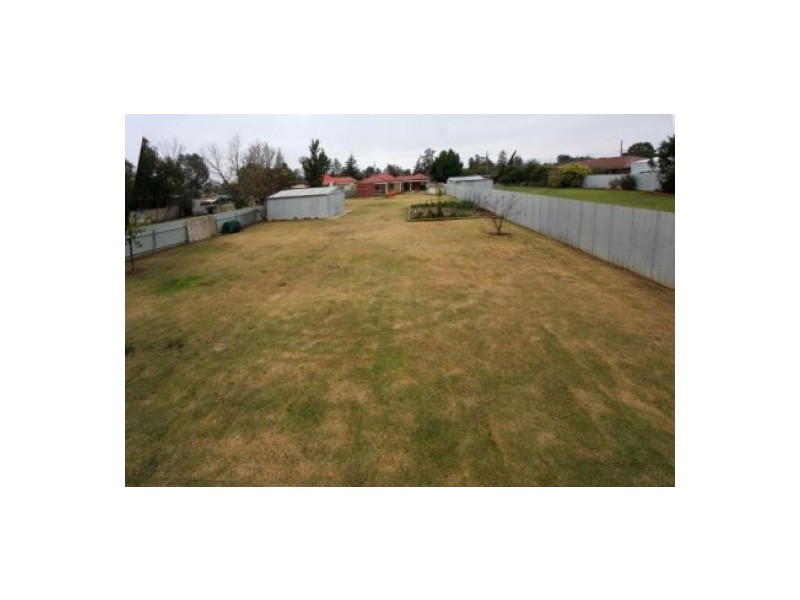 170 Clarke Street, Howlong NSW 2643