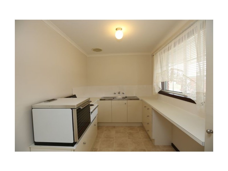 2-410 Kotthoff St, Lavington NSW 2641