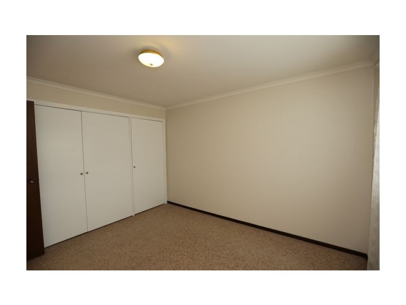 2-410 Kotthoff St, Lavington NSW 2641