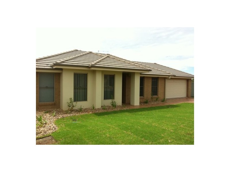 7 Bullfrog Crt, Thurgoona NSW 2640