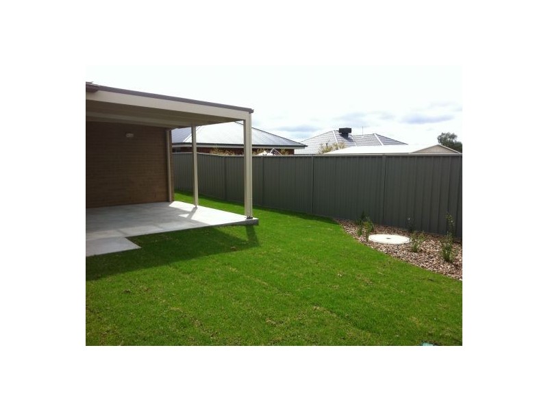7 Bullfrog Crt, Thurgoona NSW 2640