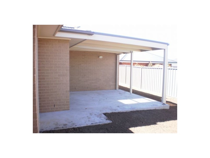 7 Bullfrog Crt, Thurgoona NSW 2640