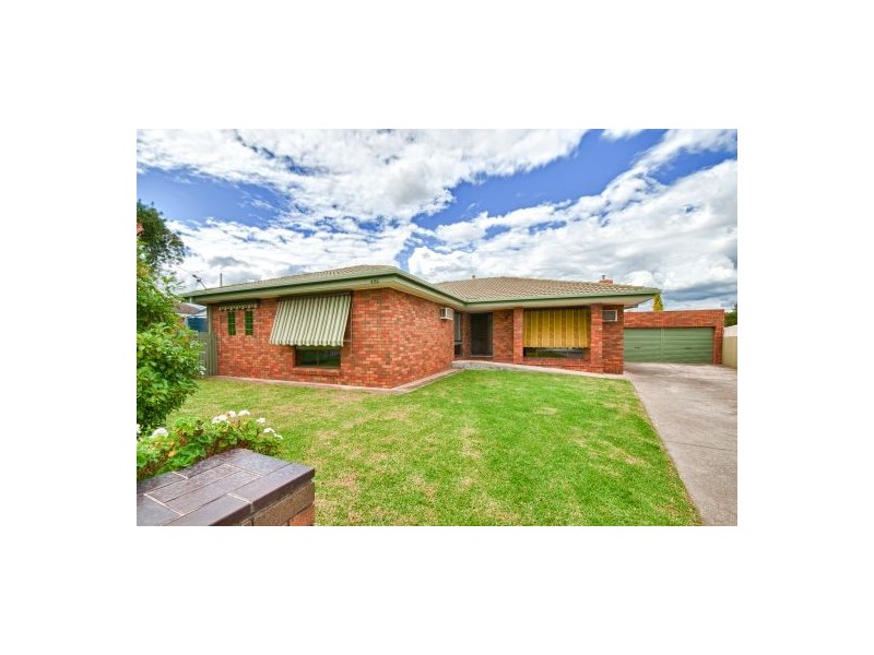 492 Laramee Drive, Lavington NSW 2641