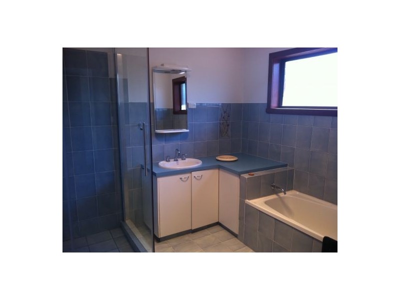 492 Laramee Drive, Lavington NSW 2641