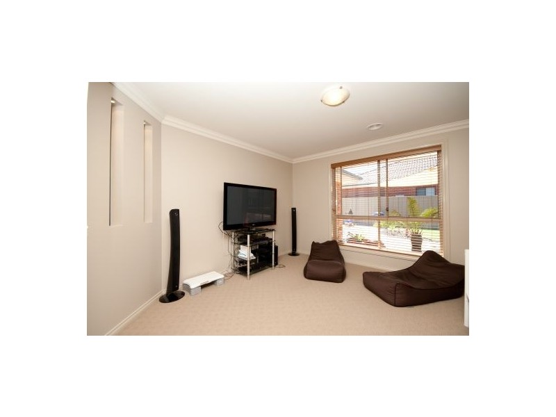 55 Honeyeater Circ, Thurgoona NSW 2640