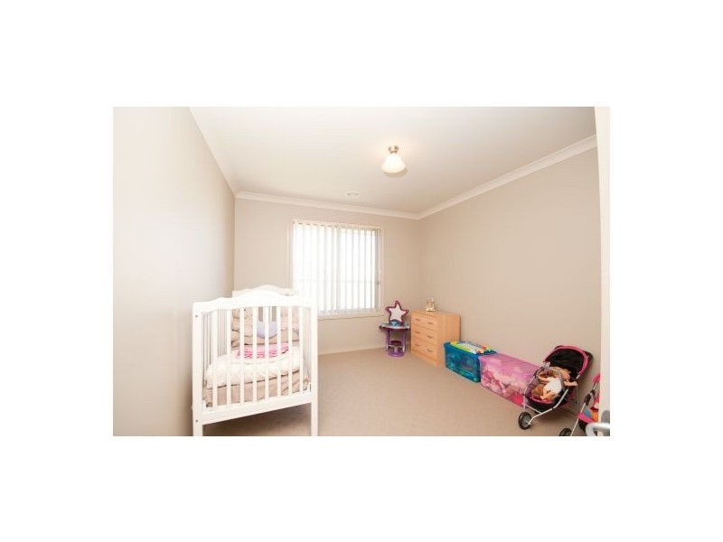 55 Honeyeater Circ, Thurgoona NSW 2640