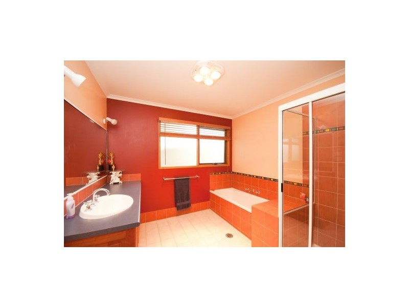 6 Grange  Court, Thurgoona NSW 2640