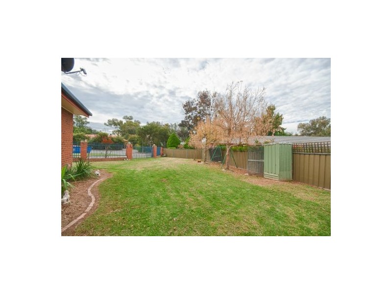 6 Grange  Court, Thurgoona NSW 2640