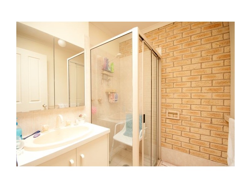 Unit2/538 Kotthoff St, Lavington NSW 2641