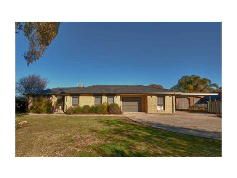 9 Stockton Crt, Thurgoona NSW 2640