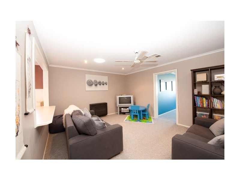 9 Stockton Crt, Thurgoona NSW 2640