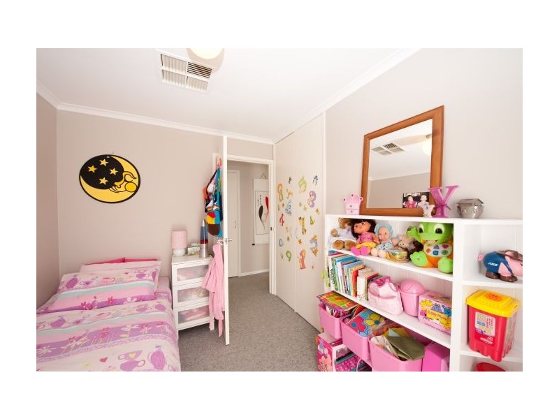 9 Stockton Crt, Thurgoona NSW 2640