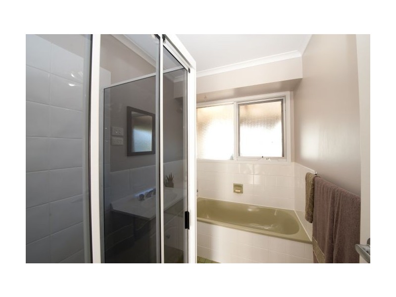 9 Stockton Crt, Thurgoona NSW 2640