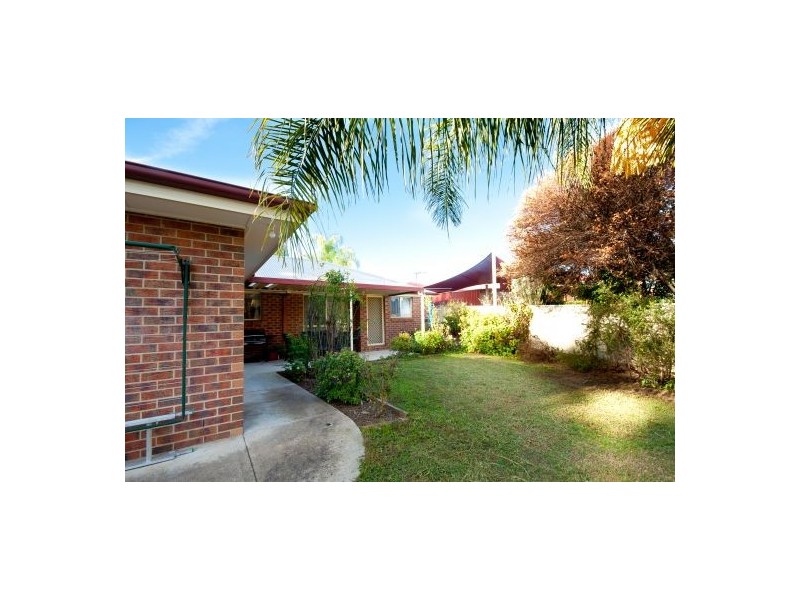 3 Alkira Crt, Springdale Heights NSW 2641