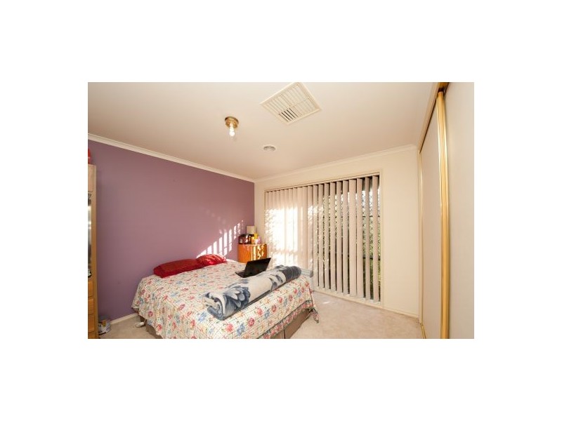 8/14 Tristan Crt, Lavington NSW 2641