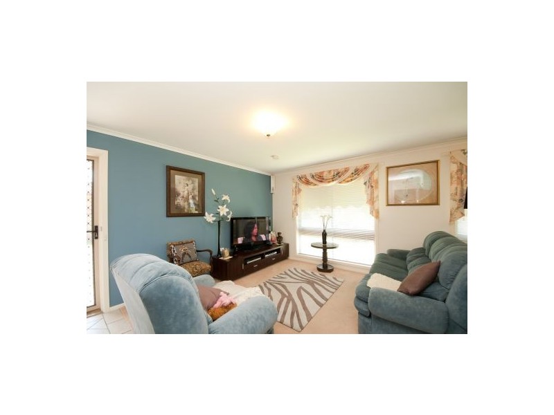 Unit 1/405 Ross Circuit, Lavington NSW 2641