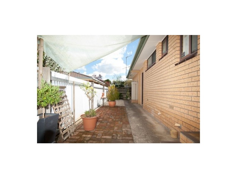 Unit 1/405 Ross Circuit, Lavington NSW 2641