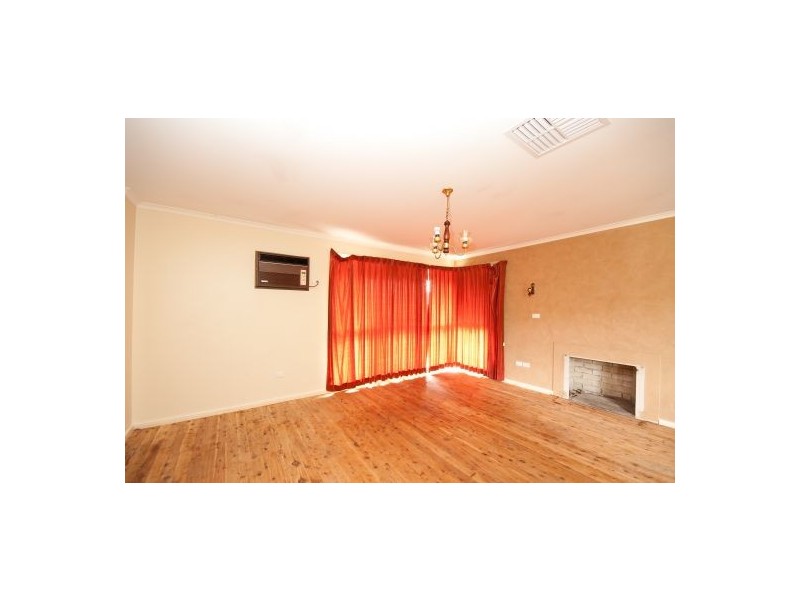 514 Margaret St, Lavington NSW 2641