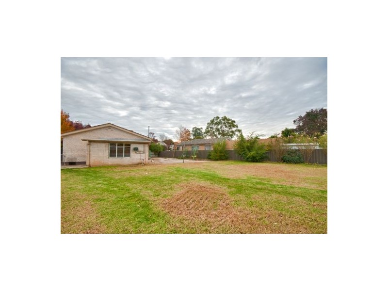 514 Margaret St, Lavington NSW 2641