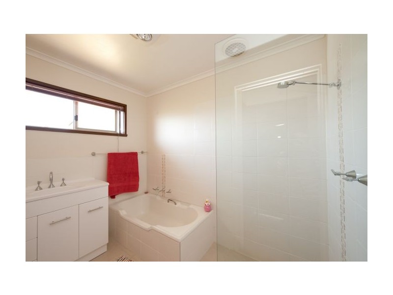 43 Panorama Place, Lavington NSW 2641