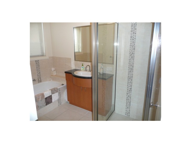 15 Darga Pl, Springdale Heights NSW 2641