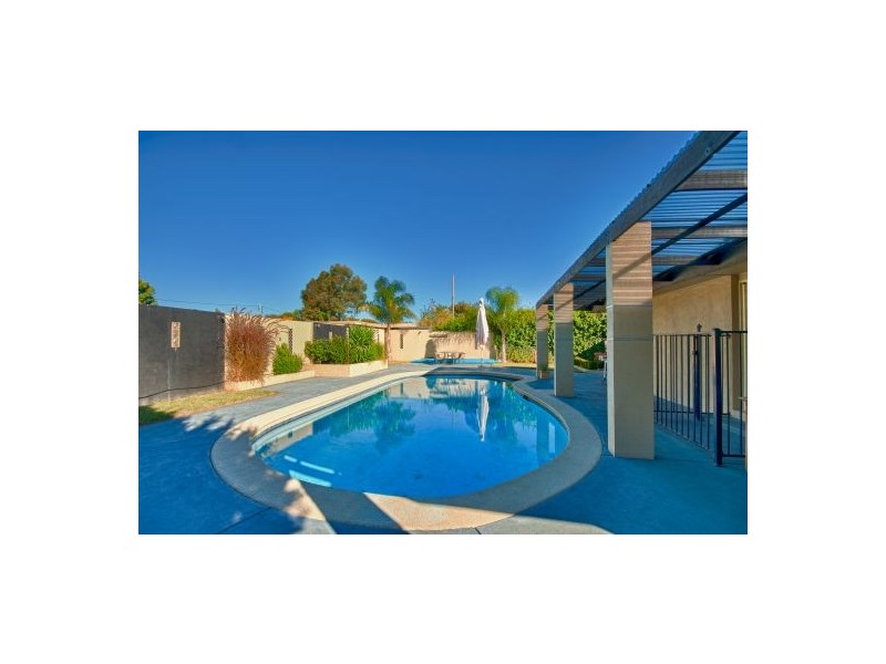 810 St James Crescent, North Albury NSW 2640