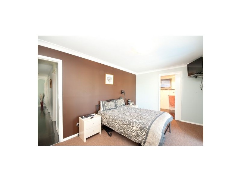 810 St James Crescent, North Albury NSW 2640
