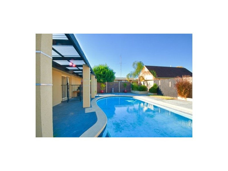 810 St James Crescent, North Albury NSW 2640