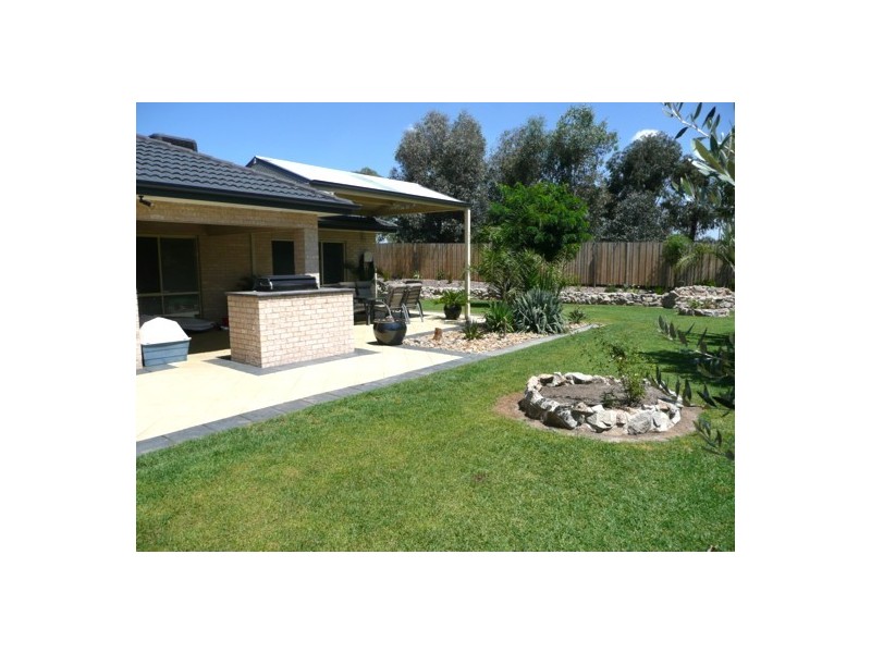 128 Dryandra Way, Thurgoona NSW 2640