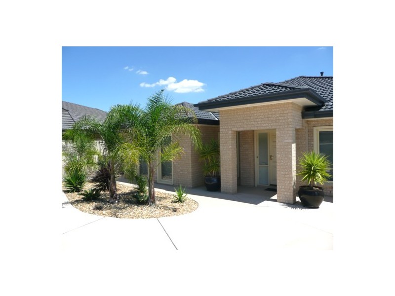 128 Dryandra Way, Thurgoona NSW 2640