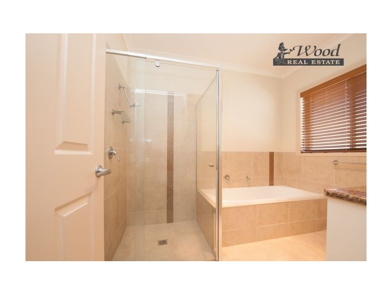 28 St Levans Circuit, Lavington NSW 2641