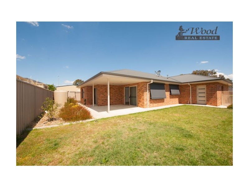28 St Levans Circuit, Lavington NSW 2641