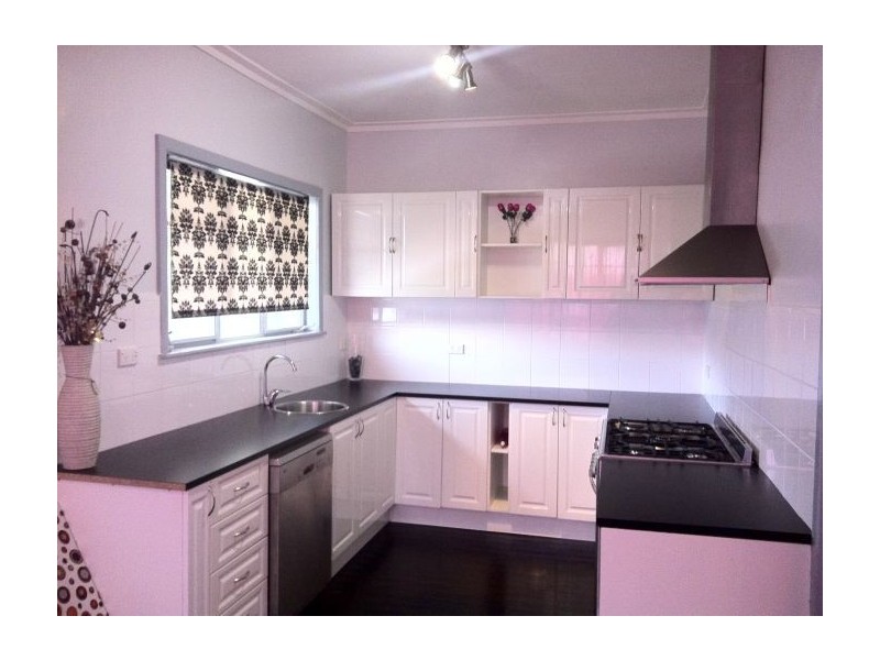 393 Prune St, Lavington NSW 2641