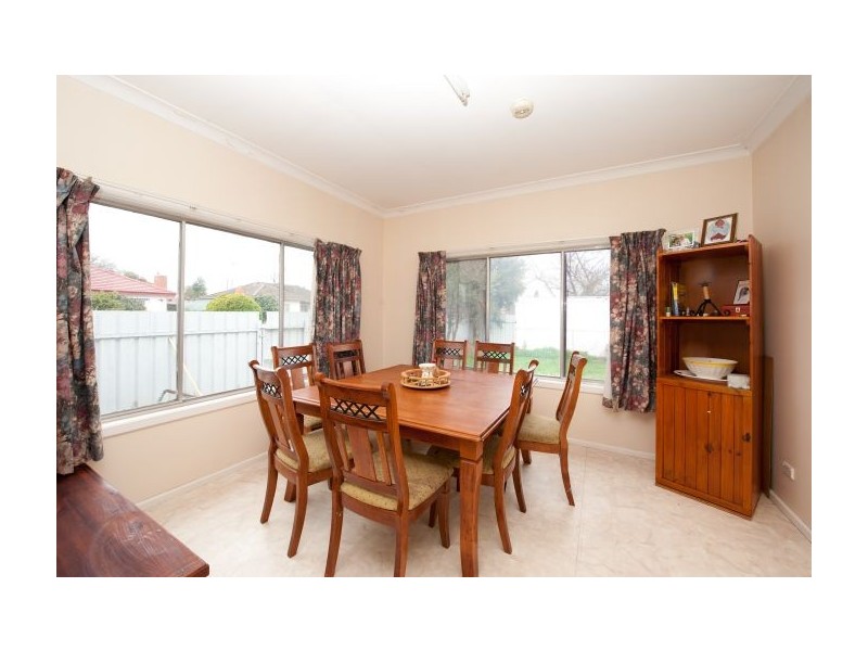 998 Calimo St, North Albury NSW 2640