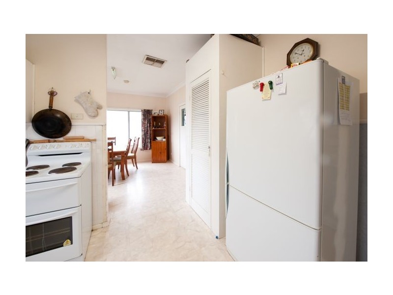 998 Calimo St, North Albury NSW 2640