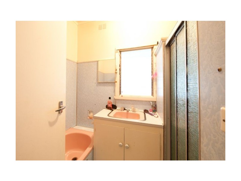 998 Calimo St, North Albury NSW 2640