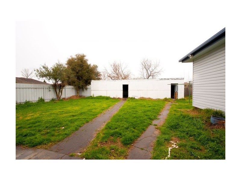 998 Calimo St, North Albury NSW 2640