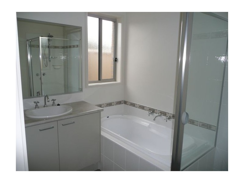 1/774 Centaur Rd, Lavington NSW 2641