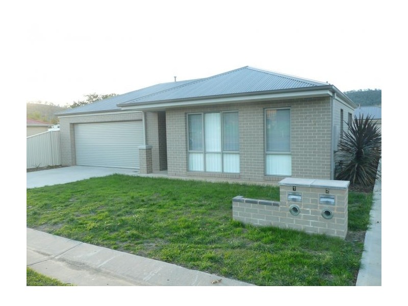 1/774 Centaur Rd, Lavington NSW 2641
