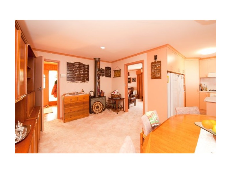 457 Bell St, Lavington NSW 2641